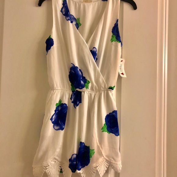 Red Dress Boutique Pants - Red dress boutique romper size small